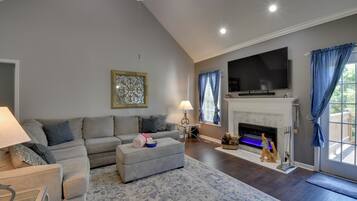 House (3 Bedrooms) | Interior