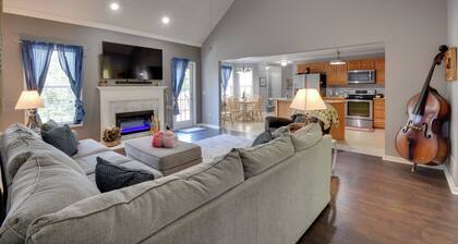 Cleveland Retreat w/ Deck: 2 Mi to Winery!