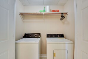 Apartamento (2 Bedrooms) | Parte interna