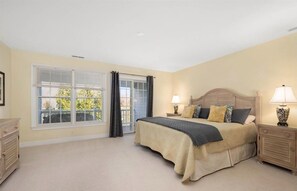 4 bedrooms, desk, free WiFi