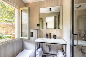 Classic Apartment | Bathroom - Maison du Moulin Vert (Paris)
