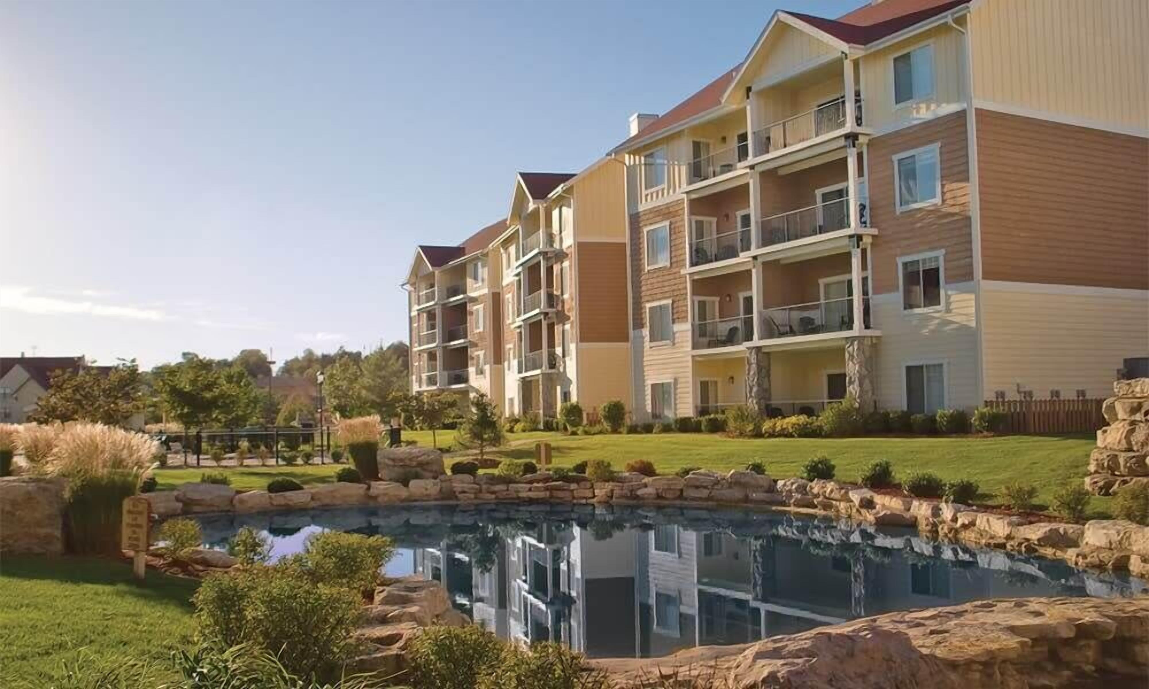 2br Deluxe Condo Silver Dollar & Water Parks!