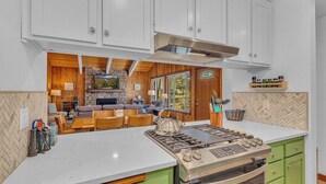 Unclassified image, 4 of 44, button - AC, Pet friendly, family friendly, great location! (Sunriver)