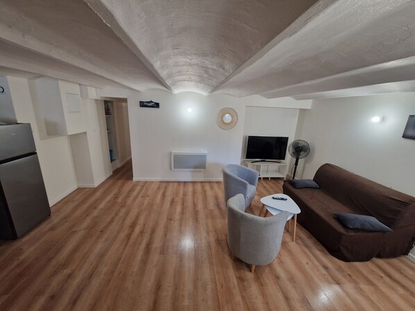 Télévision à écran plat