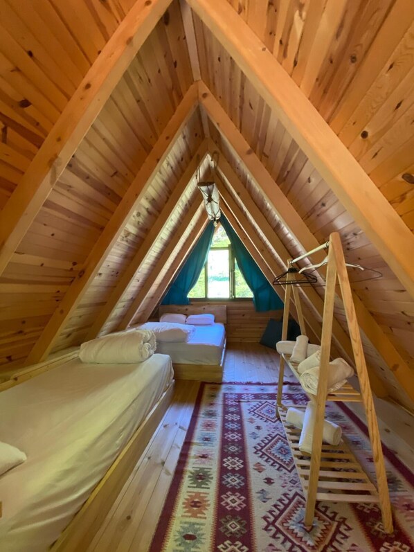 1 bedroom, iron/ironing board, free WiFi