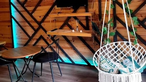 Basic Bungalow, Mountain View | 1 bedroom, iron/ironing board, WiFi (free)