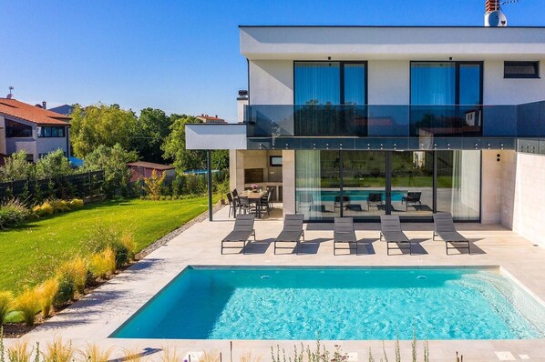 Pool - Villa Celi - By Lovely Istria (Valbandon)