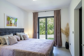 4 quartos, ferros/tábuas de passar roupa, Wi-Fi, roupa de cama