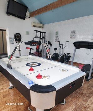 Fitness facility - Villa with pool and spa for unforgettable moments with family or friends. (Parempuyre)