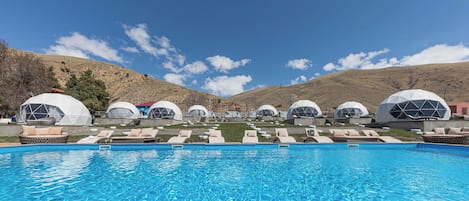 Piscine extérieure (ouverte en saison)