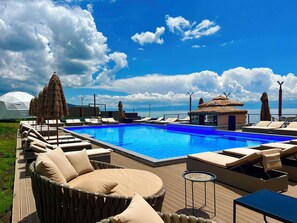 Piscine extérieure (ouverte en saison)