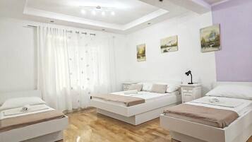 1 bedroom, bed sheets