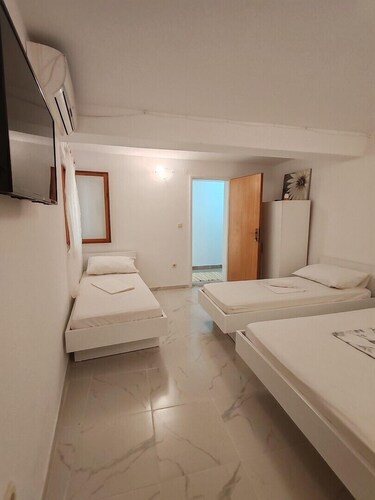 Studio for 4 people.