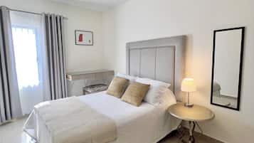 3 quartos, ferros/tábuas de passar roupa, Wi-Fi, roupa de cama