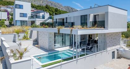 Luxury Villa - RoMa 2 - NEW ,with private pool, parking, high speed Internet, BBQ,...