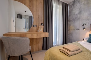 3 habitaciones, tabla de planchar con plancha, wifi y ropa de cama 