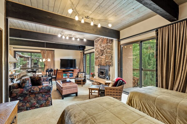 Televisión, chimenea