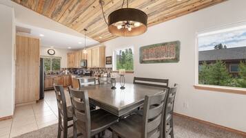 Kabin, 3 kamar tidur | Dapur pribadi | Lemari es, oven, mesin pembuat kopi/teh, dan pemanggang roti