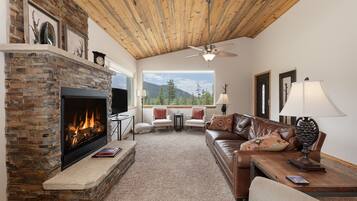 Cabin, 3 Bedrooms | Living area | Smart TV