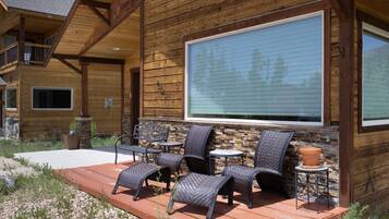 Cabin, 3 Bedrooms | Terrace/patio