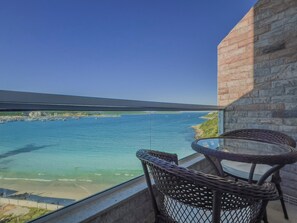 Deluxe Studio Suite, Sea View | Lanai - Luxo e Praia Exclusiva para Casal (Arraial do Cabo)