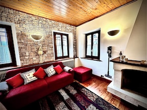 Smart TV, fireplace, video games, books