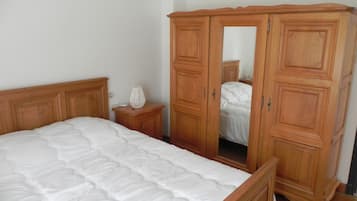 4 Schlafzimmer, Bügeleisen/Bügelbrett, WLAN