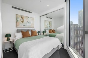 2 bedrooms, desk, iron/ironing board, WiFi