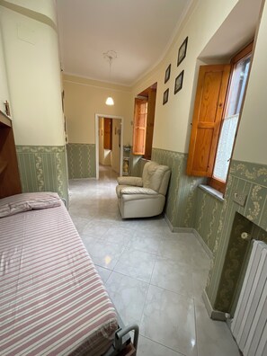 2 bedrooms, iron/ironing board, free WiFi, bed sheets - Appartamento Centro Città Vicino a Pompei/sorrento/capri/positano/amalfi (Castellammare di Stabia)
