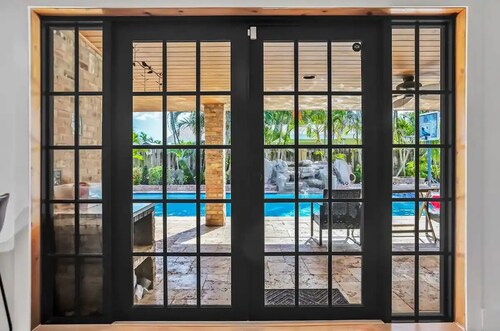 Sunny Paradise w Saltwater Pool + Hot Tub Grill in Fort Lauderdale, FL. Sawgrass