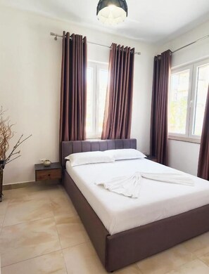 1 bedroom, blackout curtains, soundproofing, iron/ironing board - Luxury ApartHotel Golem  (Golem)
