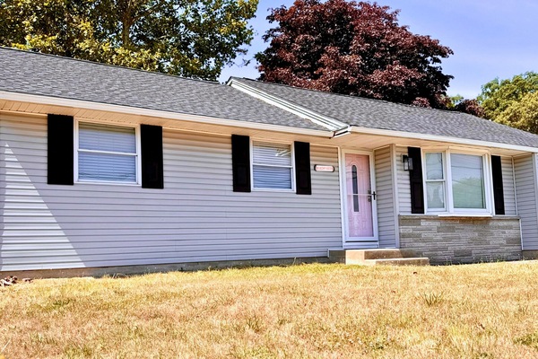 Beachy-Keen Bungalow on Town Bank, awaiting your arrival!