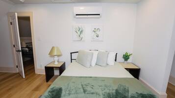 4 bedrooms, desk, iron/ironing board, free WiFi