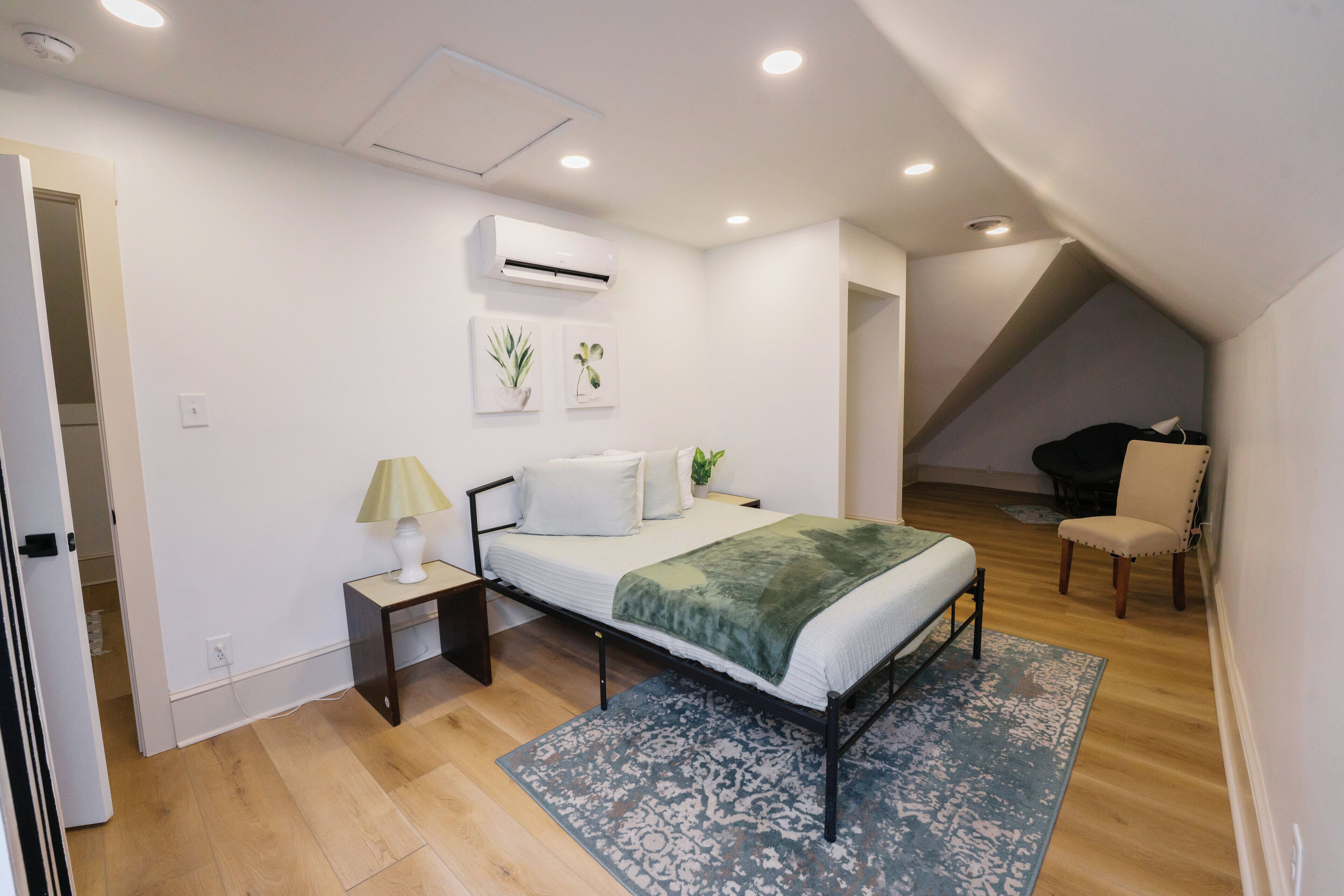4 habitaciones, escritorio, tabla de planchar con plancha y wifi gratis 