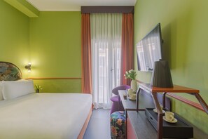 Familienzimmer | Minibar, Zimmersafe, Verdunkelungsvorhänge, schallisolierte Zimmer