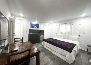 1 Schlafzimmer, Schreibtisch, Bügeleisen/Bügelbrett, kostenloses WLAN