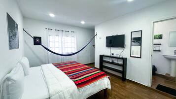 1 bedroom, desk, iron/ironing board, free WiFi