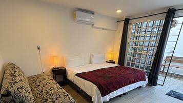 1 bedroom, desk, iron/ironing board, free WiFi