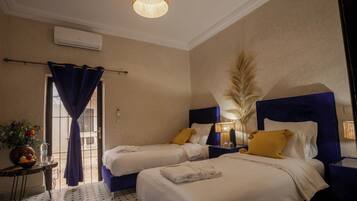 Standard Twin Room | In-room safe, free WiFi