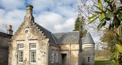 The Dower House at Solsgirth Home Farm - sleeps 4 guests in 2 bedrooms