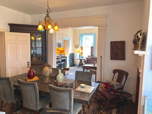 Dining - 1830s Estate in Historic Downtown Mechanicsburg (Mechanicsburg)