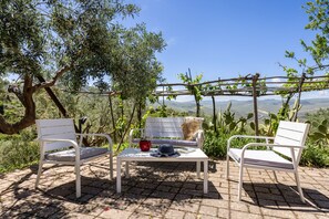 Terrace/patio - Villa Granci con Piscina by Wonderful Italy (Polizzi Generosa)