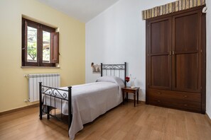 4 habitaciones, tabla de planchar con plancha y wifi gratis 