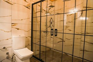 Camera Superior, balcone, vista giardino | Bagno
