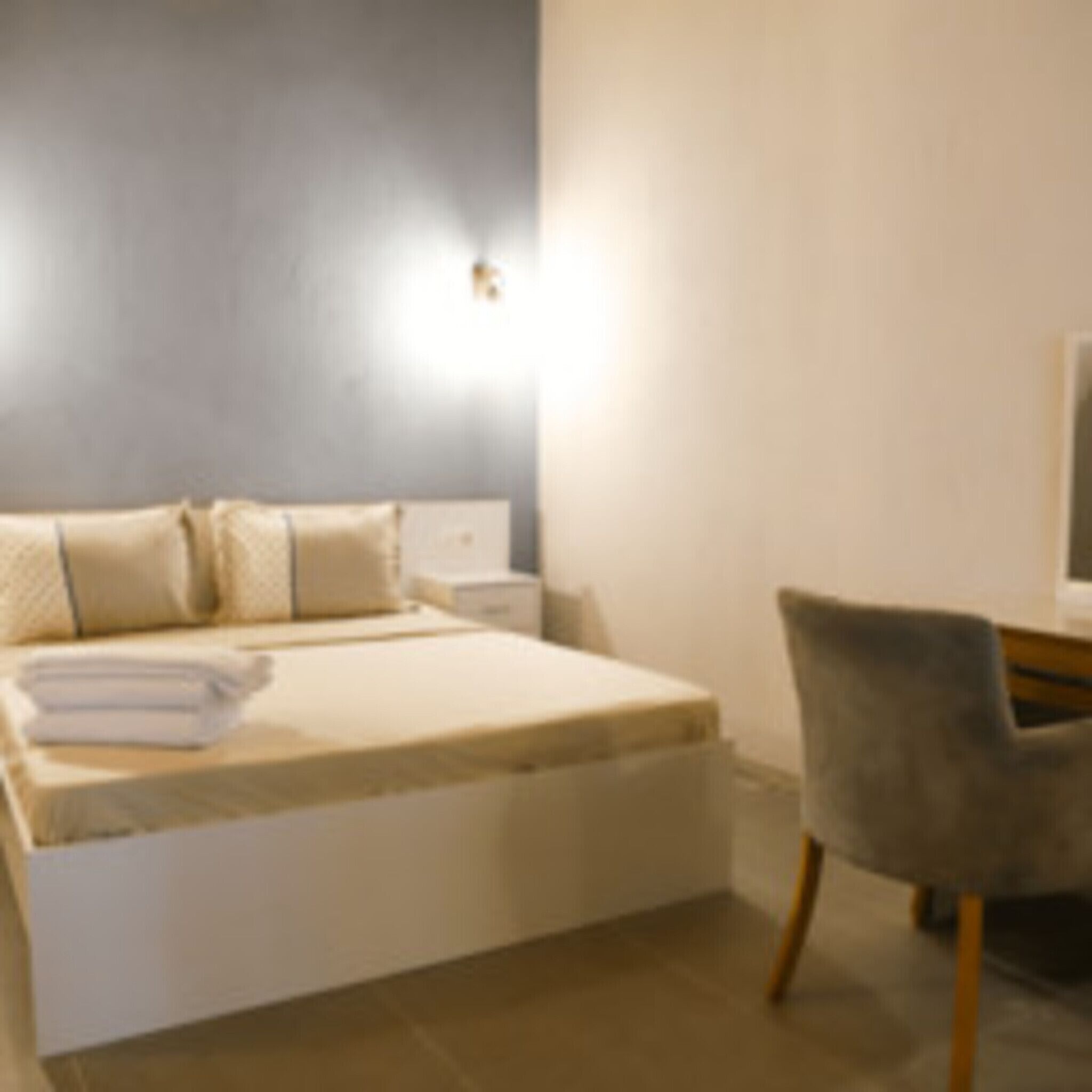 Premium bedding, WiFi (free), individually decorated