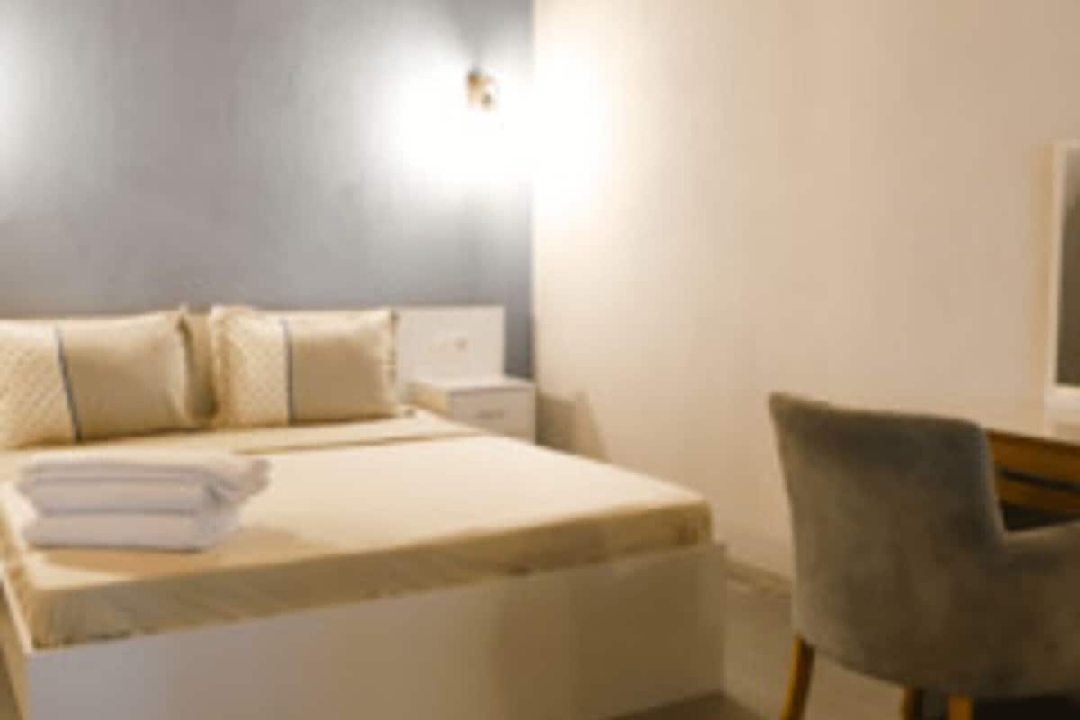 Premium bedding, WiFi (free), individually decorated