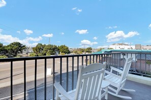 Property grounds - Summer Sands Sandy Paws Room 101 (Wrightsville Beach)