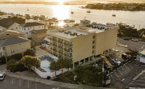 Exterior - Summer Sands- A Little Nauti Room 302 (Wrightsville Beach)