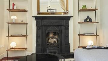 1 bedroom, iron/ironing board, internet, bed sheets