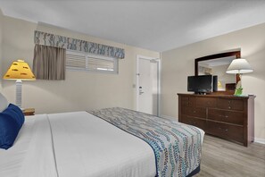 1 bedroom, iron/ironing board, WiFi, bed sheets - Summer Sands- Beach Please Room 402 (Wrightsville Beach)